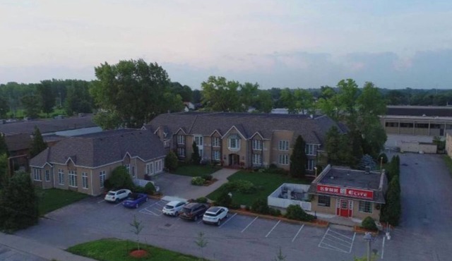 Fullerton Manor Inn