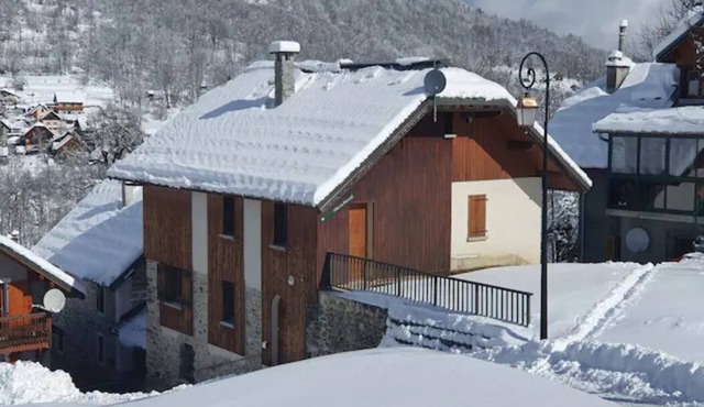 Gîte at the foot of the slopes and close to hiking trails