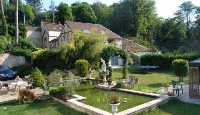 Gites between Fontainebleau forest, along the river with tennis & pool access