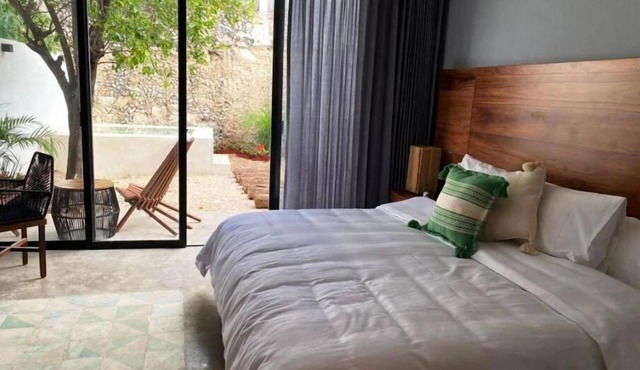 Habitación de lujo con king Size y alberca privada en el centro de Mérida.