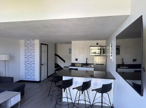 Harborside Suites