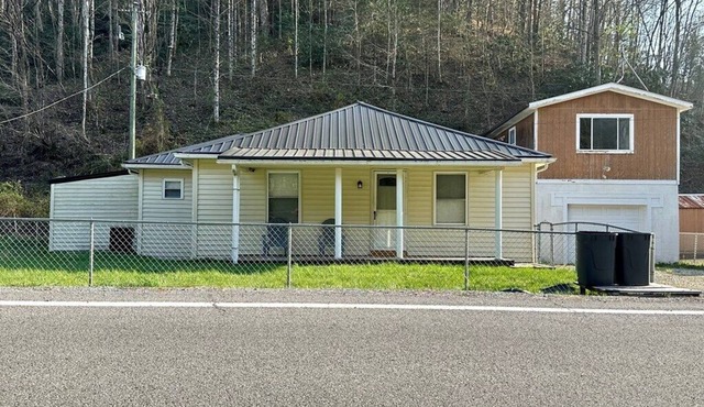 Hillside Hideaway 2 - A Hatfield McCoy Rider Retreat