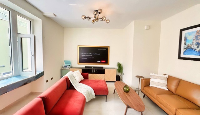 Historic 2-bedroom-2 bath apartment with AC, laundry, WiFi in Old San Juan