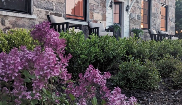 Historic Stonehouse with Hot tub & Fire Pit