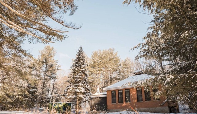 Historic Walker`s Point Muskoka School House