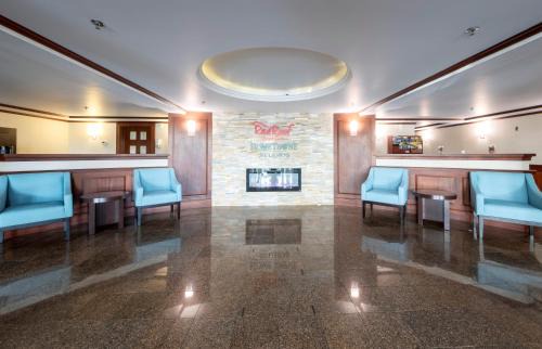HomeTowne Studios by Red Roof Wilmington - New Castle
