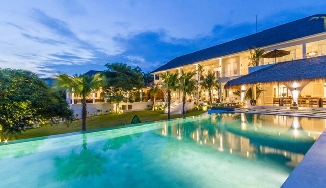 Imagine Your Family Renting a Luxury 5 Bedroom Holiday Villa with Stunning Ocean Views