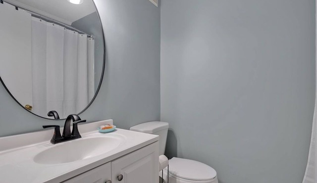 King Room Hotel- 2 Pools, Near Beach/Boardwalk, No Pets Allowed