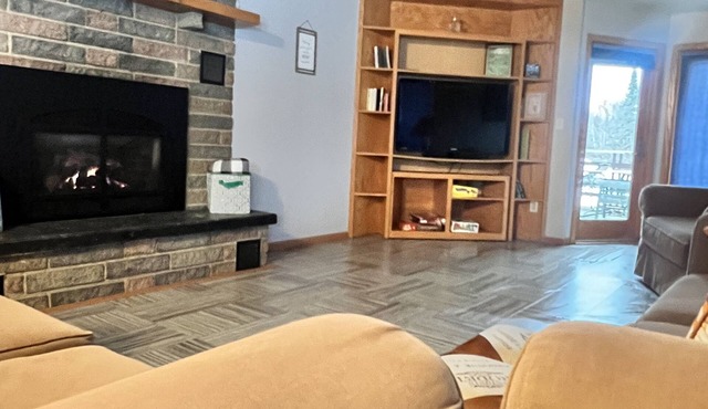 Large Private Fully equipped Suite on the Golf Course close to Many Lakes!