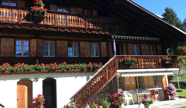 Les Diablerets Apartment for 2 people in quiet Swiss chalet 5 min from village.