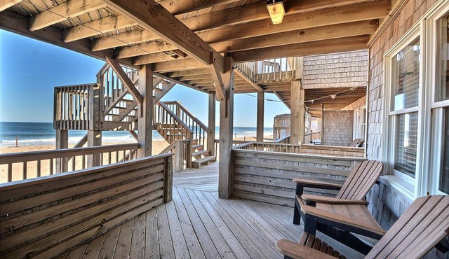 Lighthouse View Oceanfront Lodging