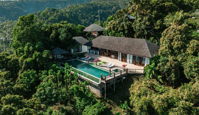 Lovina Ocean View Villa - 2BR Paradise