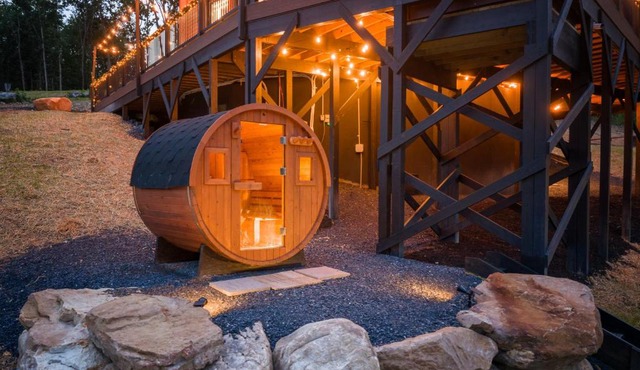 Luray Yurt - World's Largest Yurt - Sleeps 16, Hot Tub, Sauna, Pond
