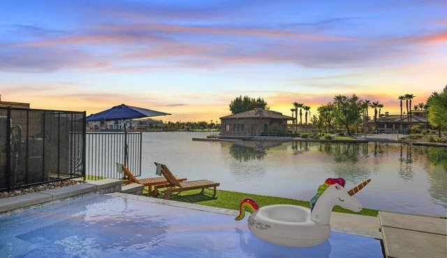 Luxe Lakefront Villa: Saltwater Pool, Spa & Games