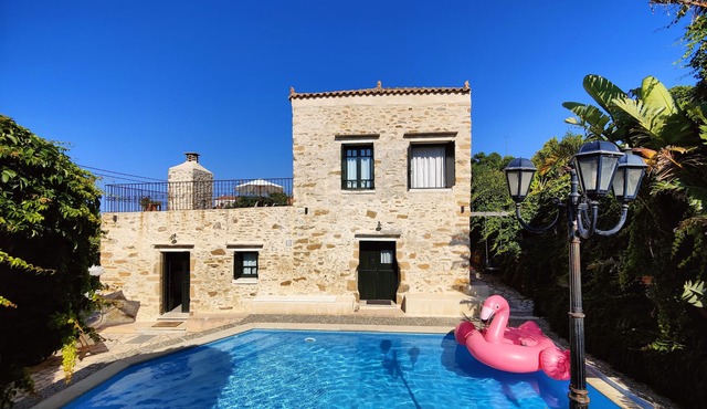 ★ Luxurious stone villa, totally private pool, peaceful, near sea, WiFi, parking