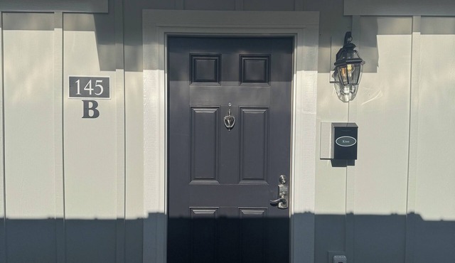 Luxury Lodging, Lakefront View, King Bed w/Private Bath, Patio