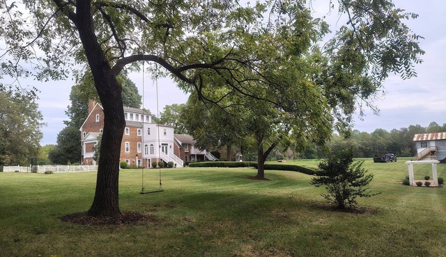 Marvelous 8-bedroom estate in charming Champlain, VA. Your Wedding Retreat! in Champlain