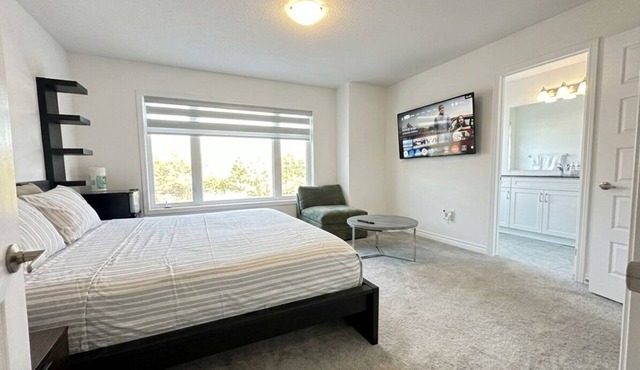 Masters Bedroom en-suite washroom living