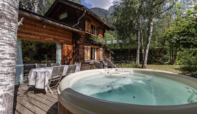 Mazot Les Tines, with hot tub