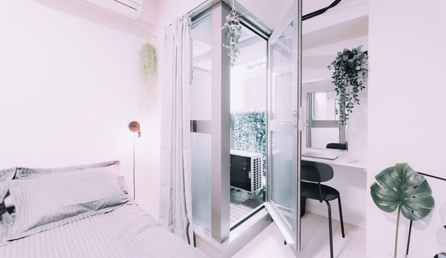 Minimalist Loft 902
