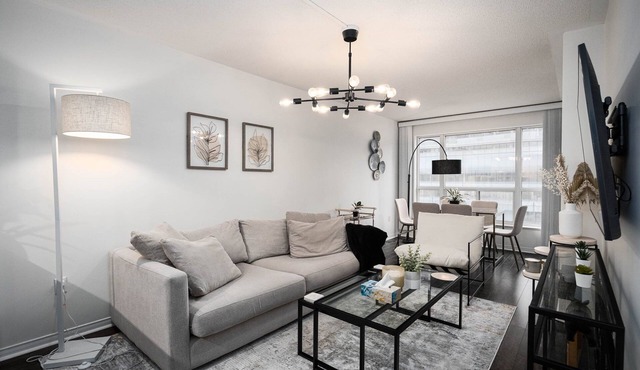 Modern 2BR Style + Balcony in Downtown Toronto