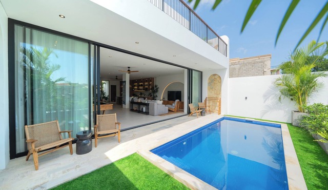 Modern 3br Villa with Rooftop Patio - Pool Table