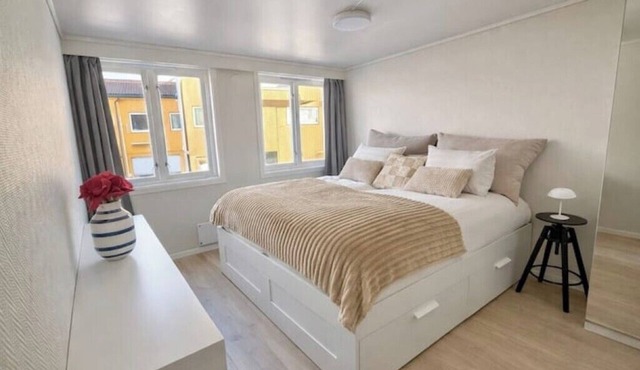 Modern 4BR Beachfront Apartment with Dock + Free Parking