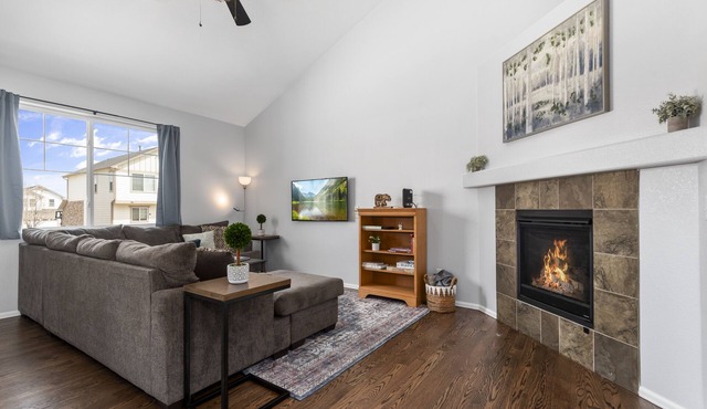 Modern Home w/2 Private Suites & Family-Friendly Amenities - Mins to DIA