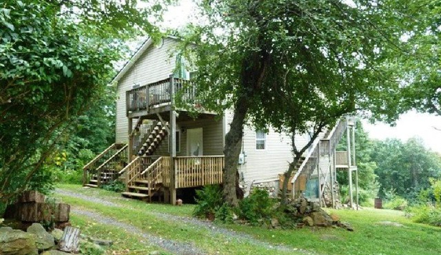 Mountain Roots Lodging