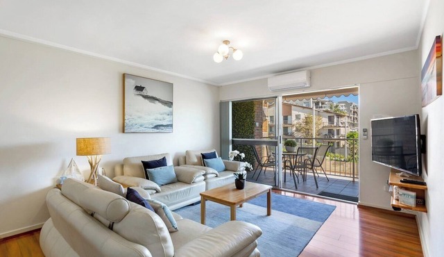 Nelson Bay Prime Location - Free NBN Internet