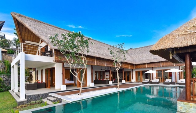 New 5-star villa near Lovina with breathtaking views of Bali Sea and sunset