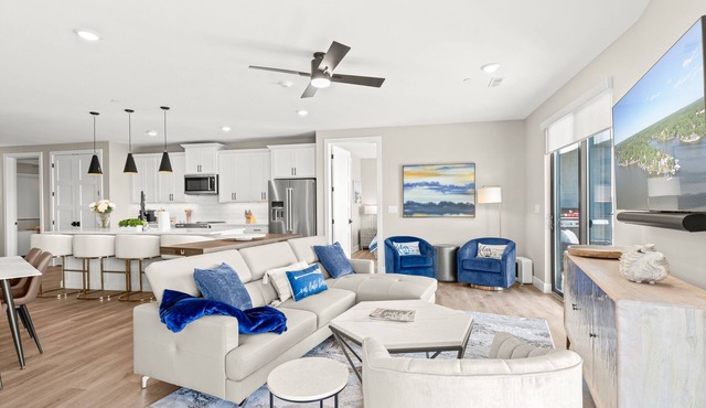 NEW Luxury Lakefront Condo w/2 Master Suites! 4D