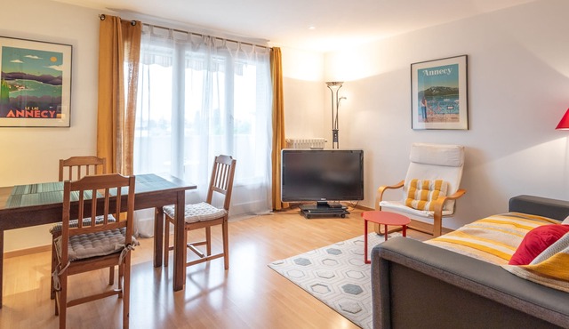 Nice apartment with balcony and city view