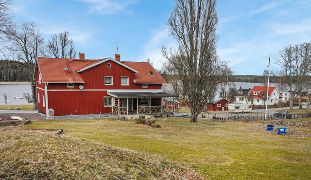 Nice home in Segmon with kitchen
