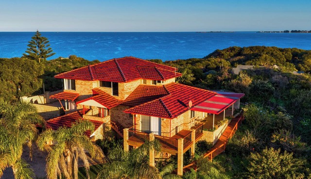 Oceana Sunset - Beachfront family friendly home with amazing ocean views
