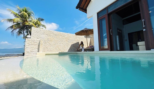 Oceanfront | Infinity Pool | Luxury 3 BDRM