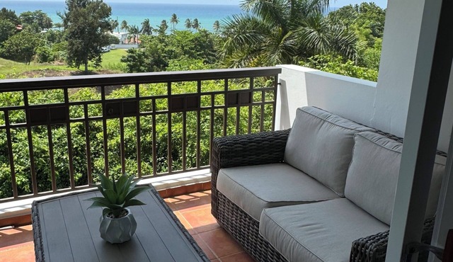 Oceanfront Paradise: Completely Renovated Stunning Condo with Breathtaking Views