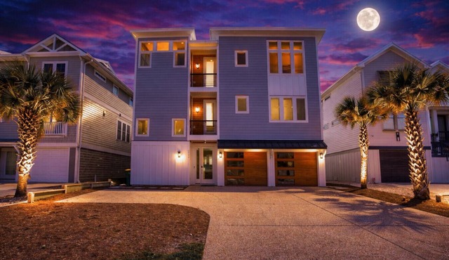 OceanFront - X5 Master bedrooms - Private Pool & Tiki bar