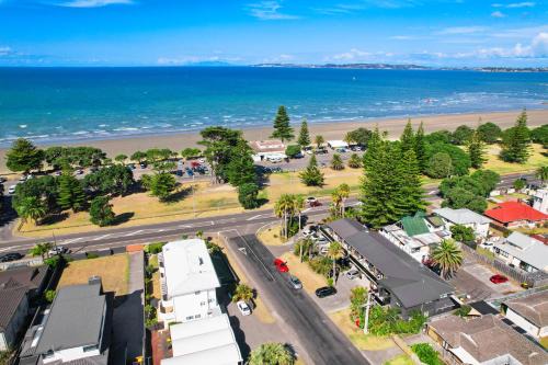 Orewa Beachcomber