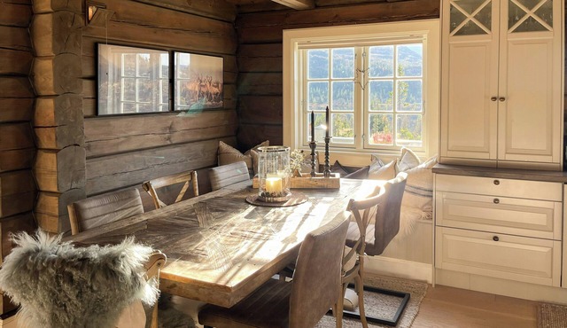 Ørnenipa Lodge by Gaustatoppen with panoramic view