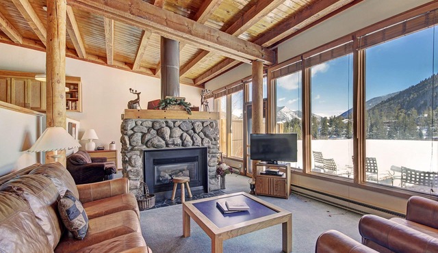 Oversized Mtn Condo on Snake River, Shuttle to Slopes, Pool & Hot Tub Access
