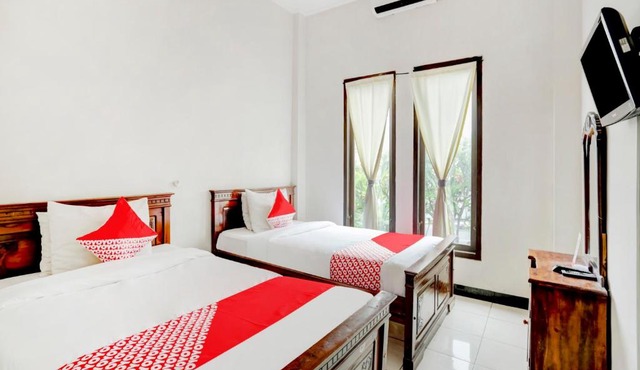 OYO 3156 Hotel Warta Dua