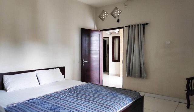 OYO 90096 Hotel Tiana