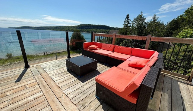 Paradise: Waterfront Gem with Georgian Bay Views