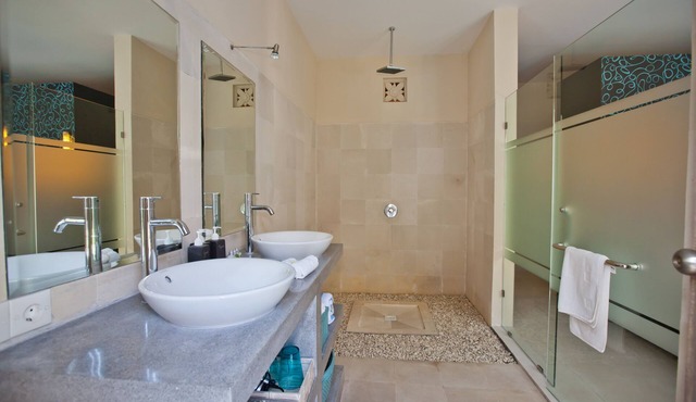 Peaceful, Cozy Villa with Private Pool and Good Internet (Mia)