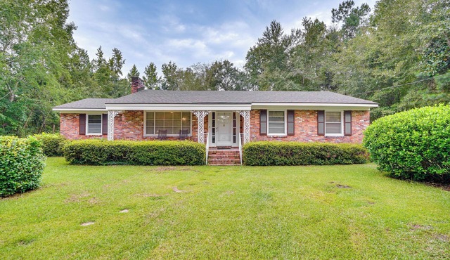 Peaceful Lumberton Home - 7 Mi to Dtwn Riverwalk!