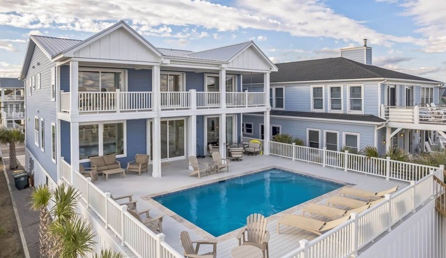 Periwinkle NEW 8 bedroom Ocean Front w/Pool