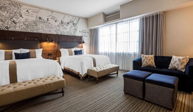 Pet-Friendly Accommodation | Parking & Breakfast Included | Glendale Park- 1.2mi