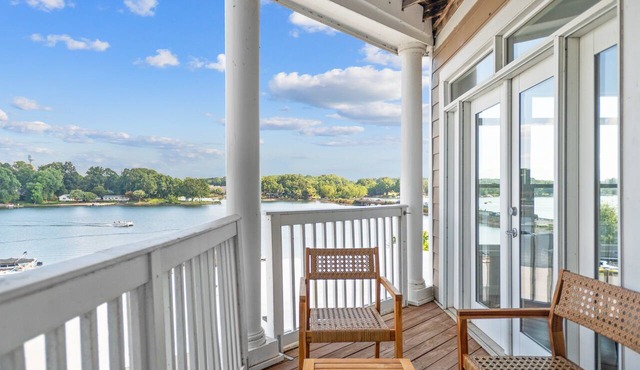 Point of View by SoCharm | Luxury Lakefront Condo | Deck | Sleep 6