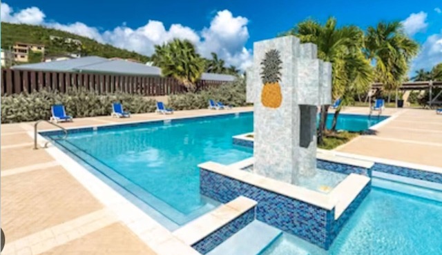 Poolside - 3Br/Bath Villa, Perfect for Families - 1 min walk to Margaritaville!
